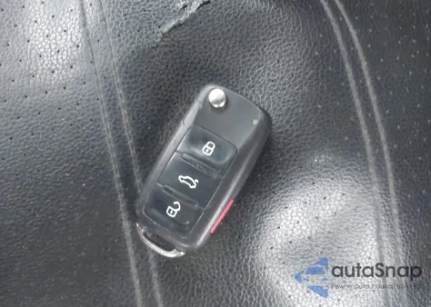 2013 Volkswagen Passat 2.5L Se z USA, uszkodzony, nr VIN 1VWBP7A39DC033022